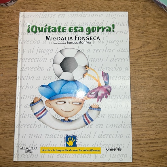 Other - ¡Quítate esa gorra! by Migdalia Fonseca - Illustrated Children's Book